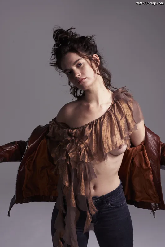Lily James photo 18 of 1233
