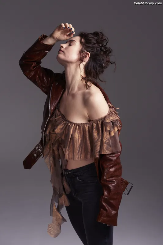 Lily James photo 24 of 1233