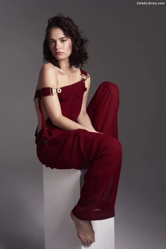 Lily James photo 6 of 1233