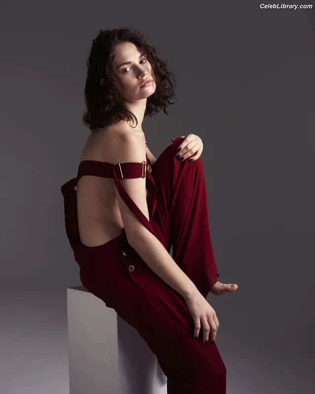 Lily James photo 9 of 1233