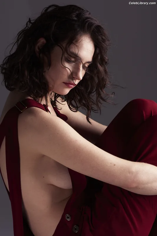 Lily James photo 17 of 1233