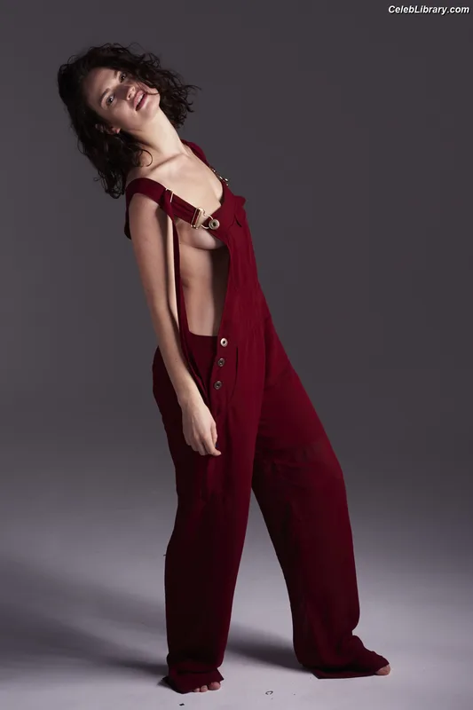 Lily James photo 22 of 1233