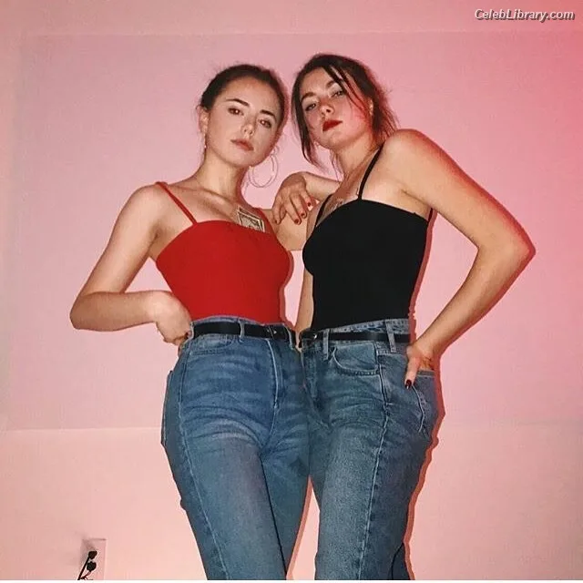 Lily Mo Sheen photo 17 of 325