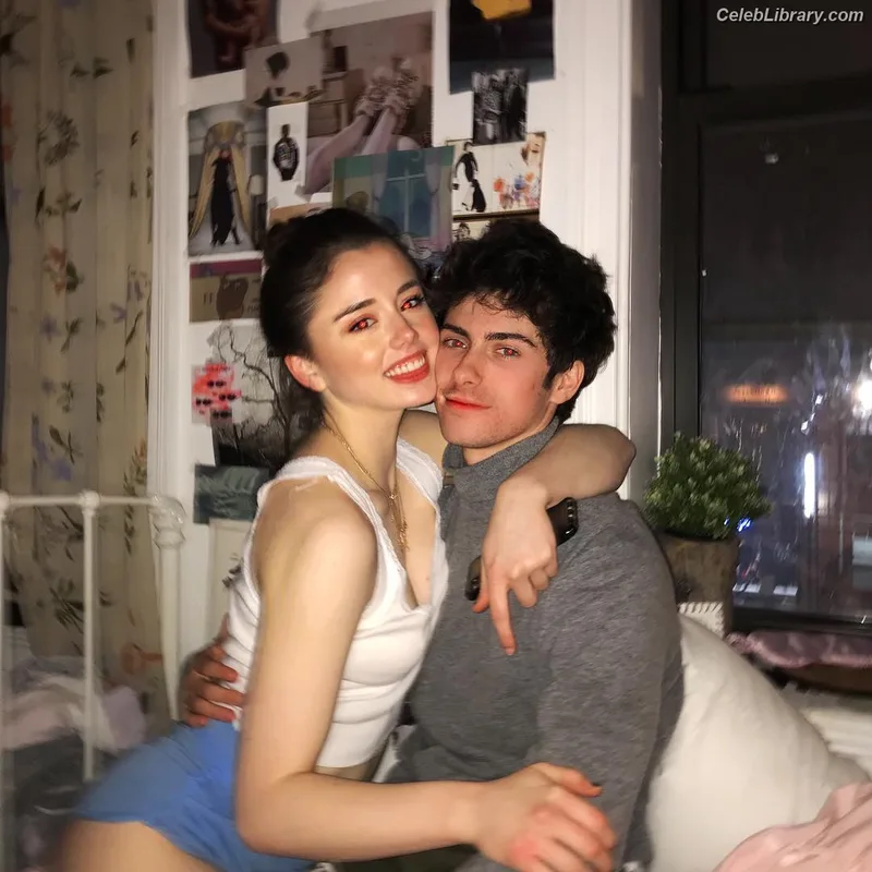 Lily Mo Sheen photo 11 of 325