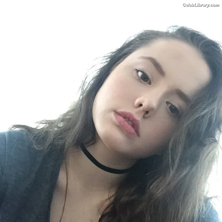 Lily Mo Sheen photo 11 of 325