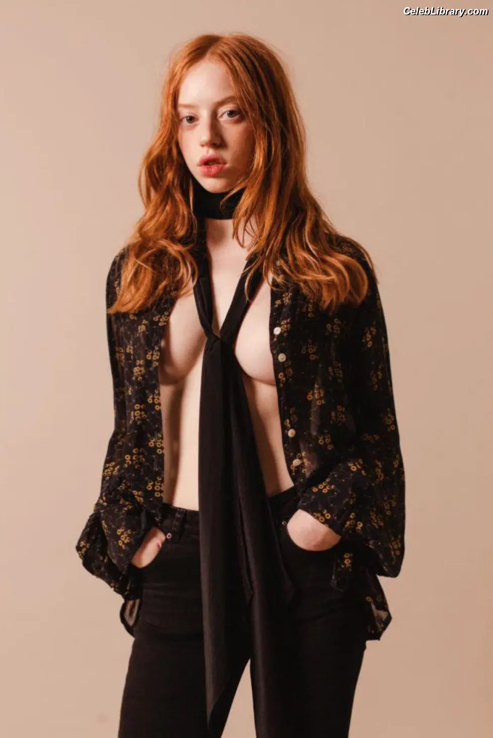 Lily Newmark photo 15 of 390