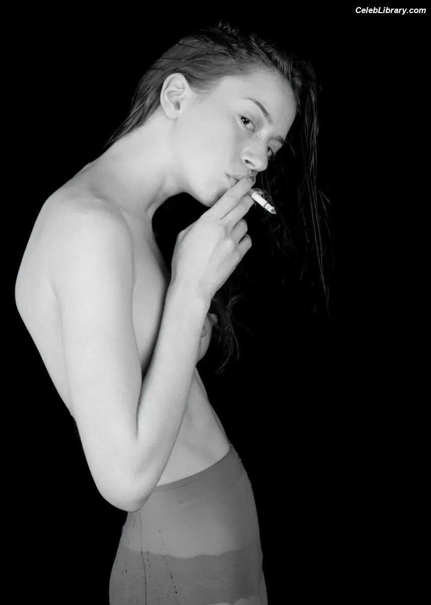 Lily Newmark photo 1 of 390