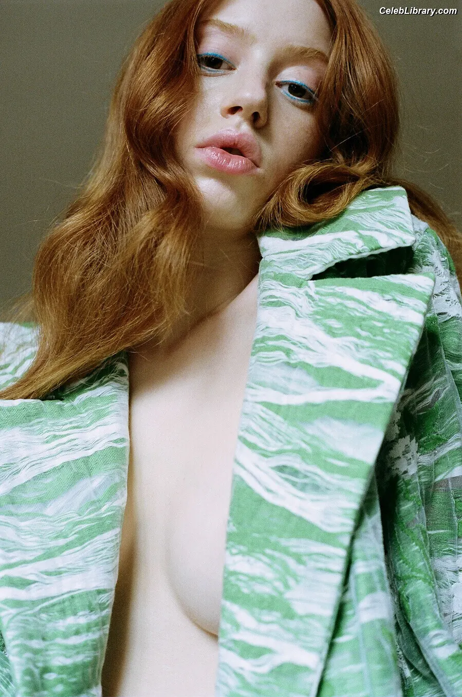 Lily Newmark photo 3 of 390
