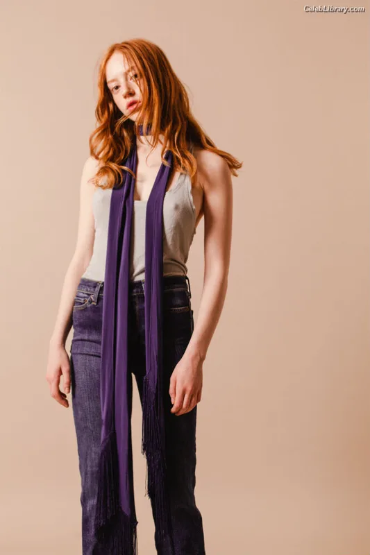 Lily Newmark photo 2 of 391