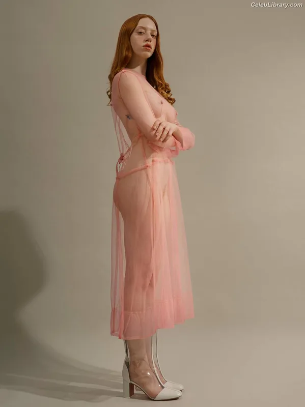 Lily Newmark photo 18 of 391