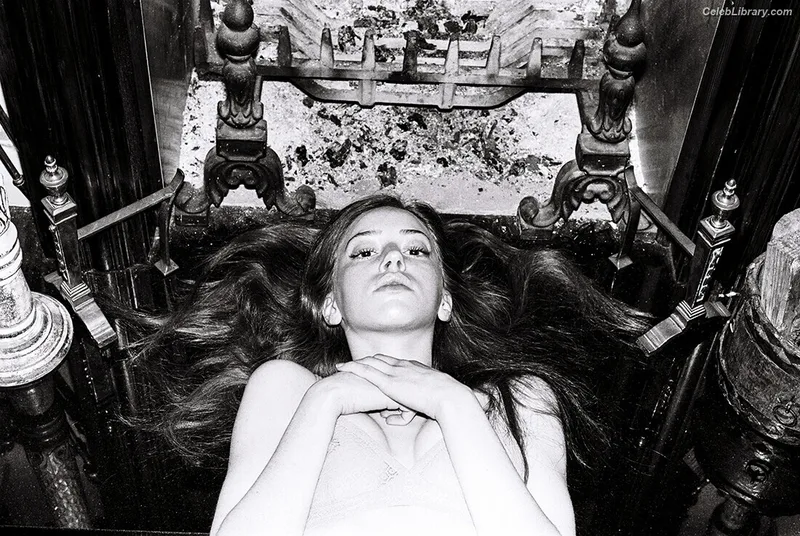 Lily Newmark photo 1 of 391