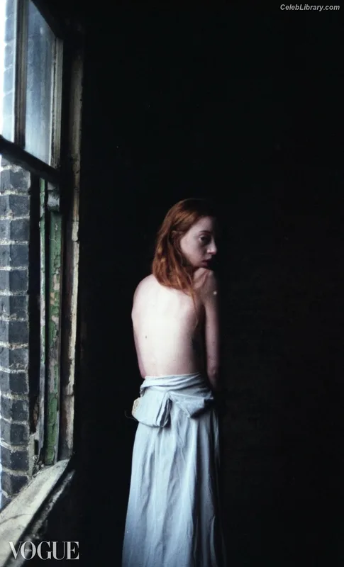 Lily Newmark photo 5 of 391