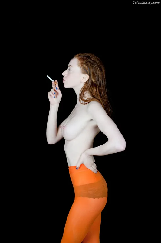 Lily Newmark photo 12 of 391