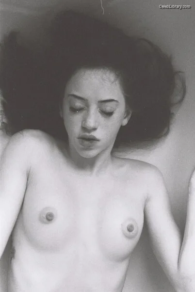 Lily Newmark photo 22 of 391