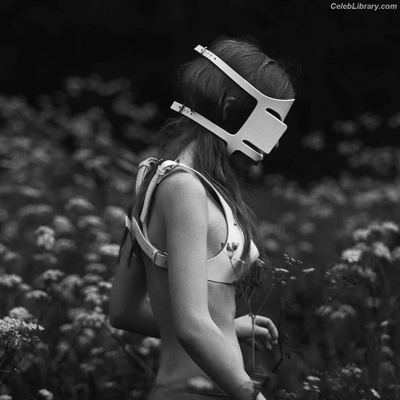Lily Newmark photo 23 of 391