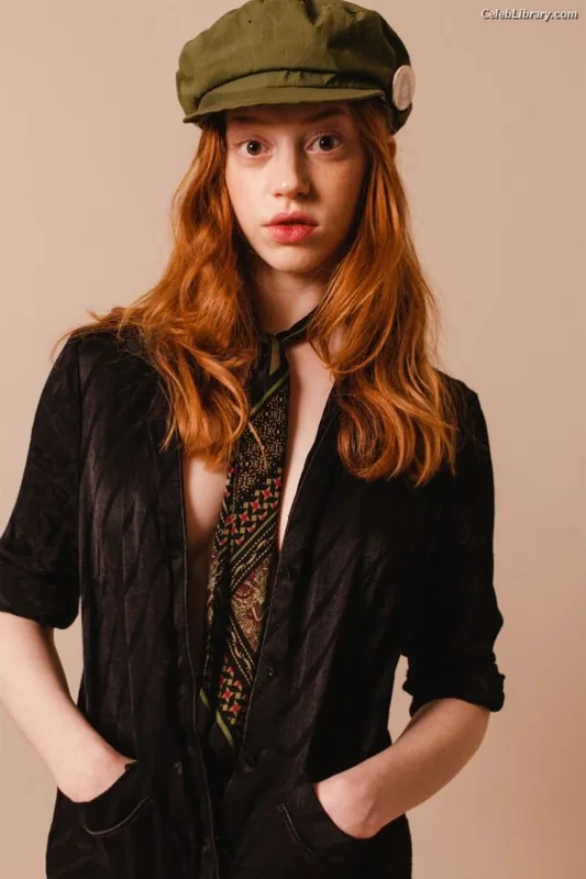 Lily Newmark photo 6 of 391