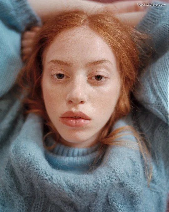 Lily Newmark photo 8 of 391