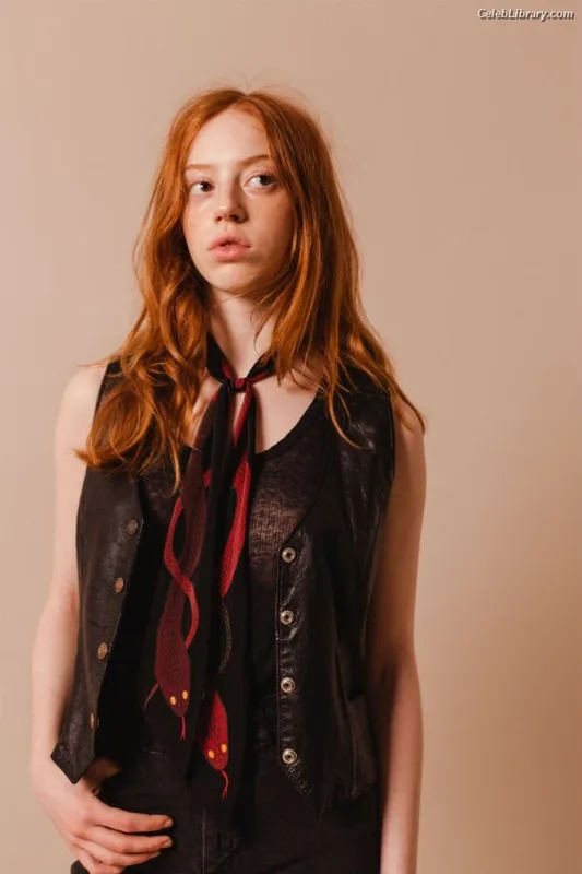 Lily Newmark photo 13 of 391