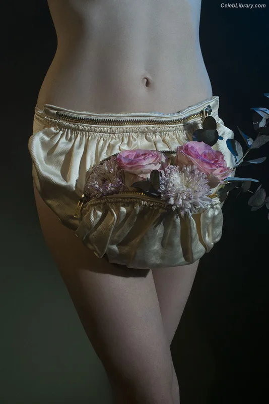 Lily Newmark photo 19 of 391