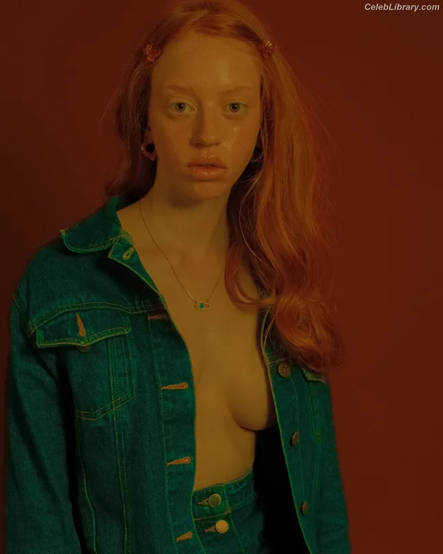Lily Newmark photo 21 of 391