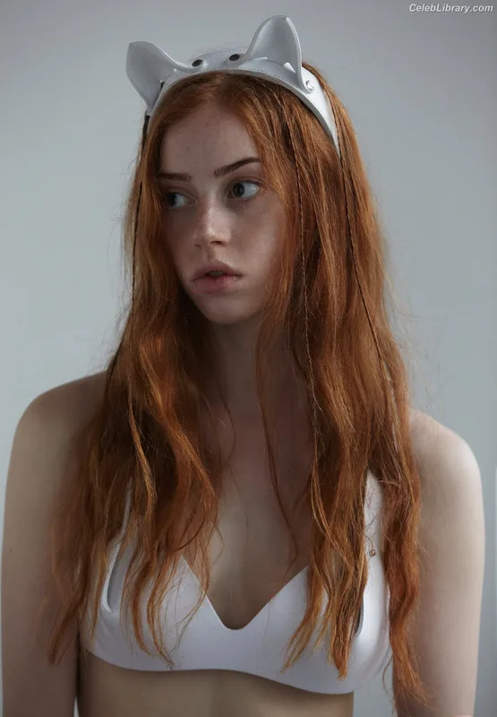 Lily Newmark photo 5 of 391