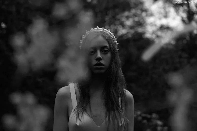 Lily Newmark photo 6 of 391