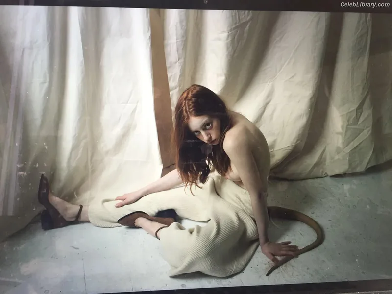 Lily Newmark photo 4 of 391