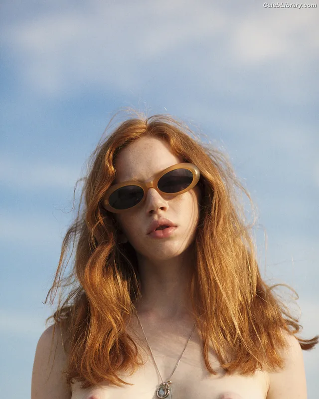 Lily Newmark photo 12 of 391