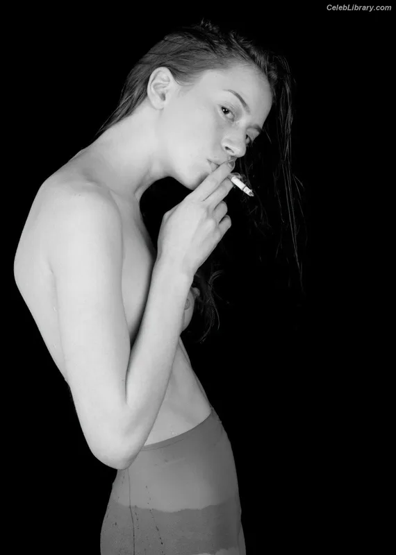 Lily Newmark photo 1 of 391