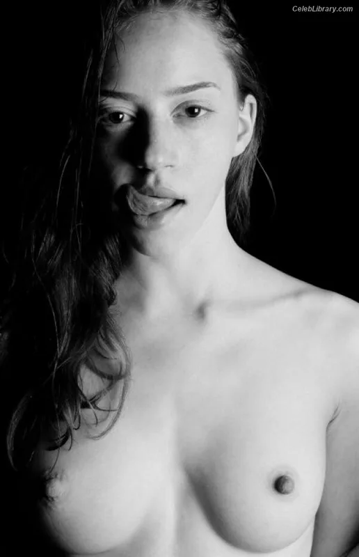 Lily Newmark photo 3 of 391