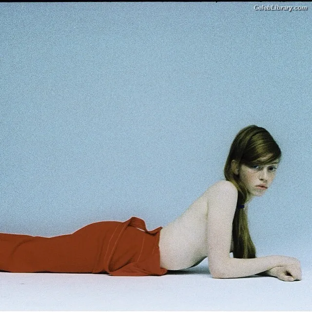 Lily Newmark photo 8 of 391