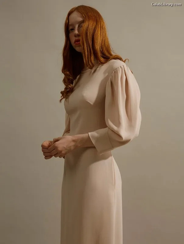 Lily Newmark photo 6 of 391