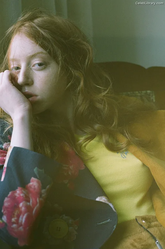 Lily Newmark photo 4 of 391