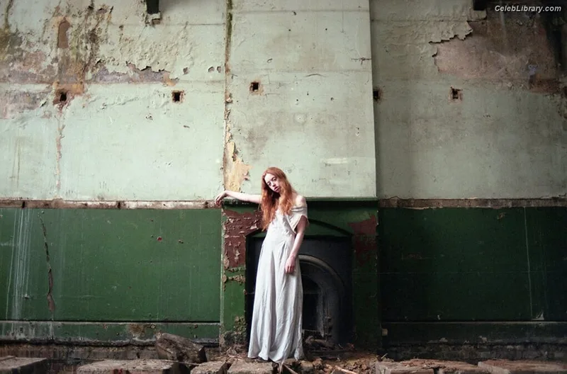 Lily Newmark photo 5 of 391