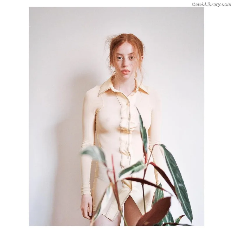 Lily Newmark photo 12 of 391
