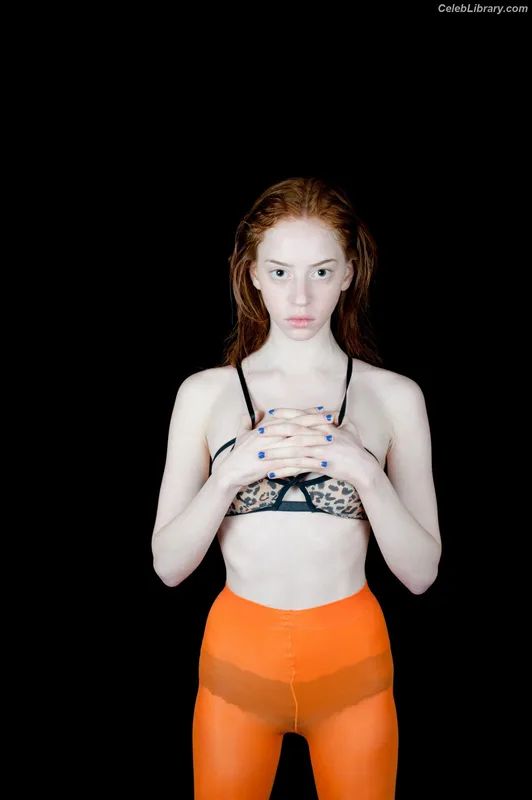 Lily Newmark photo 8 of 391