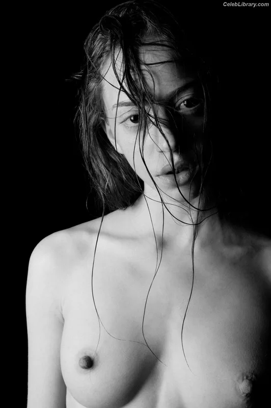 Lily Newmark photo 11 of 391