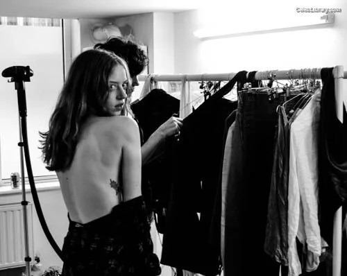 Lily Newmark photo 22 of 391