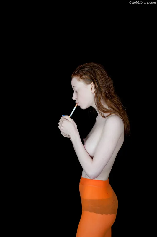 Lily Newmark photo 24 of 391