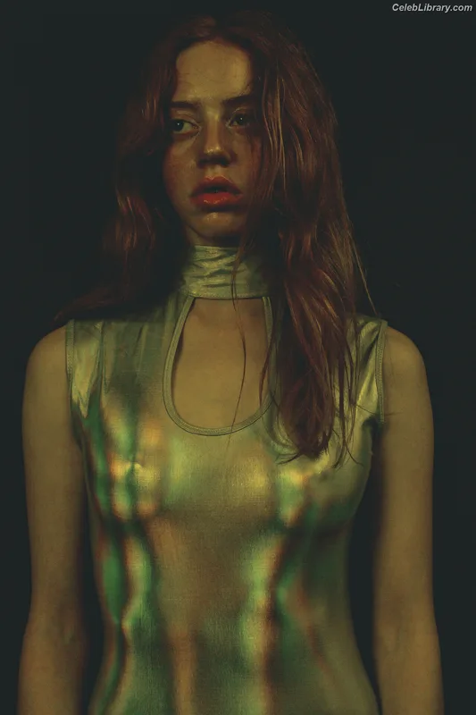 Lily Newmark photo 6 of 391