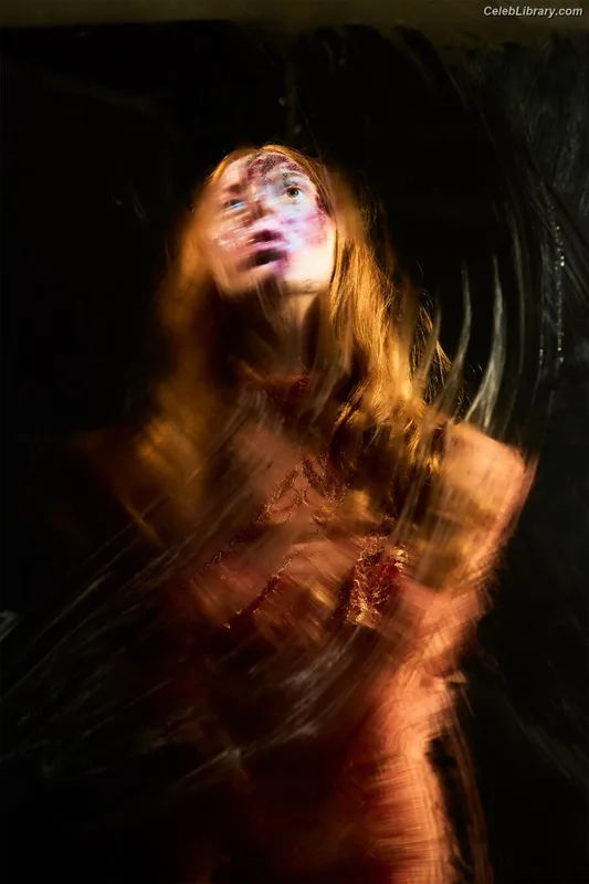 Lily Newmark photo 17 of 391