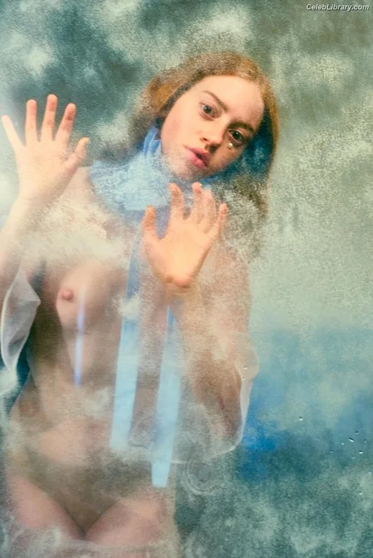 Lily Newmark photo 18 of 391