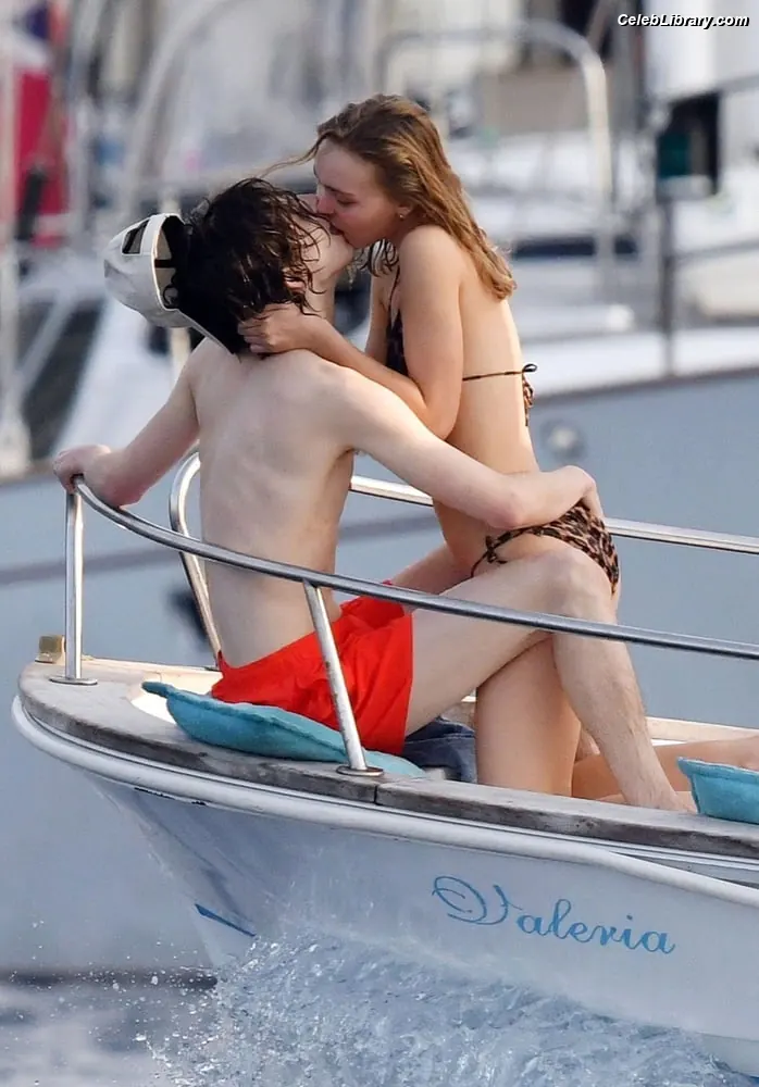 Lily-Rose Depp photo 2 of 531