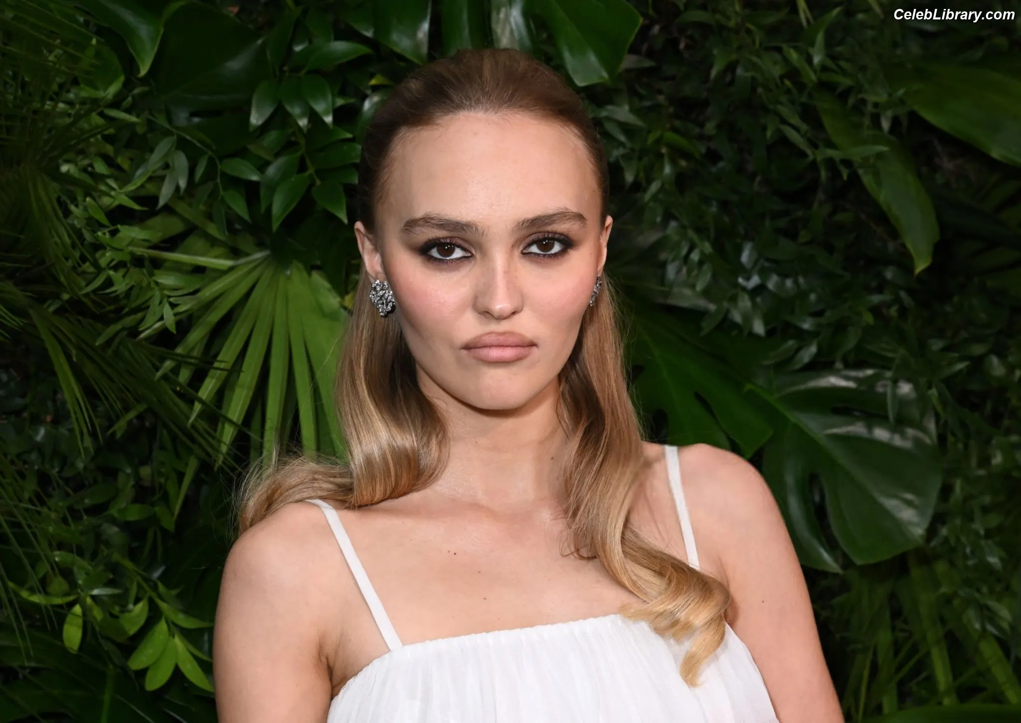 Lily-Rose Depp photo 7 of 531