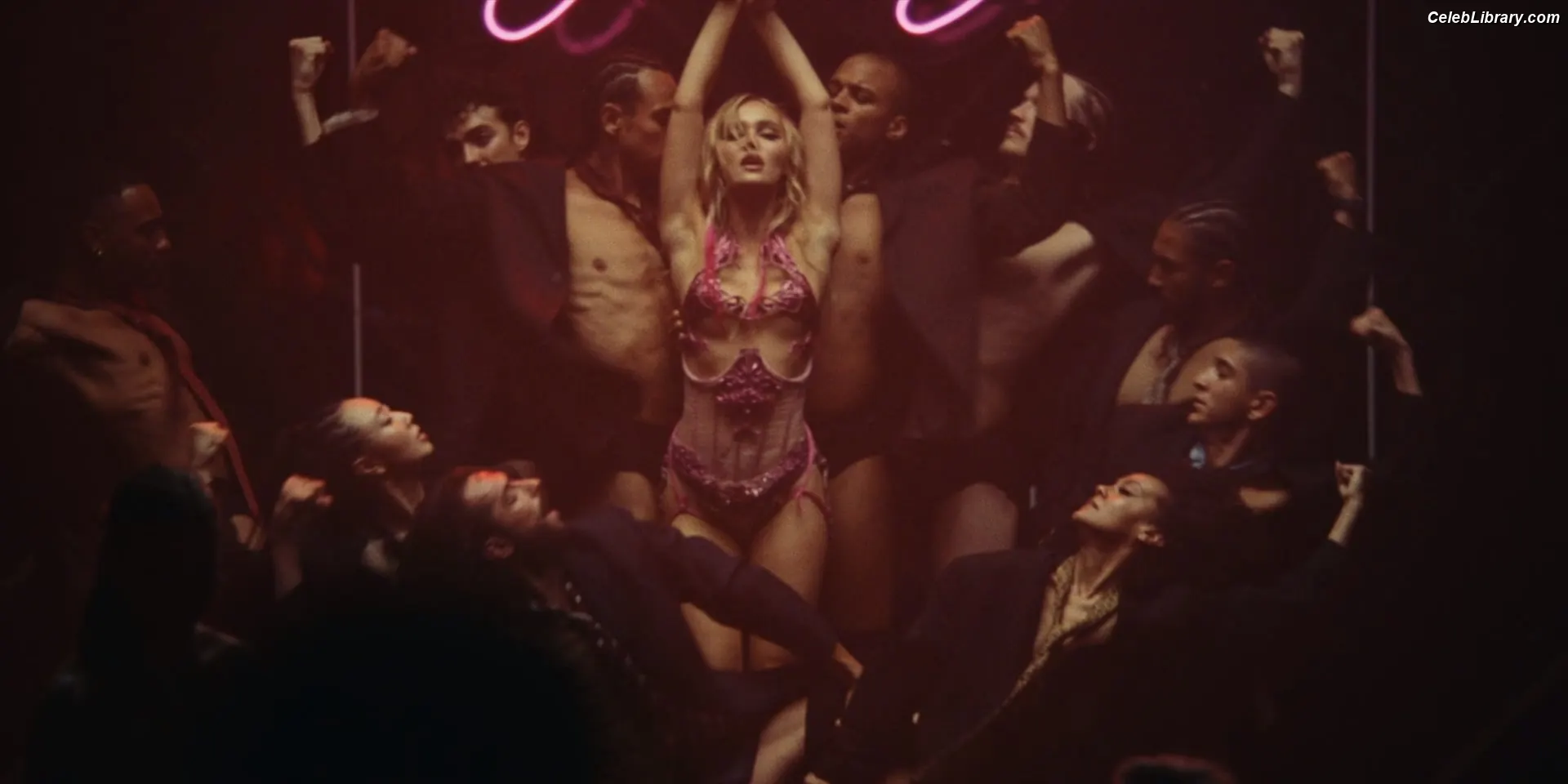 Lily-Rose Depp photo 6 of 531