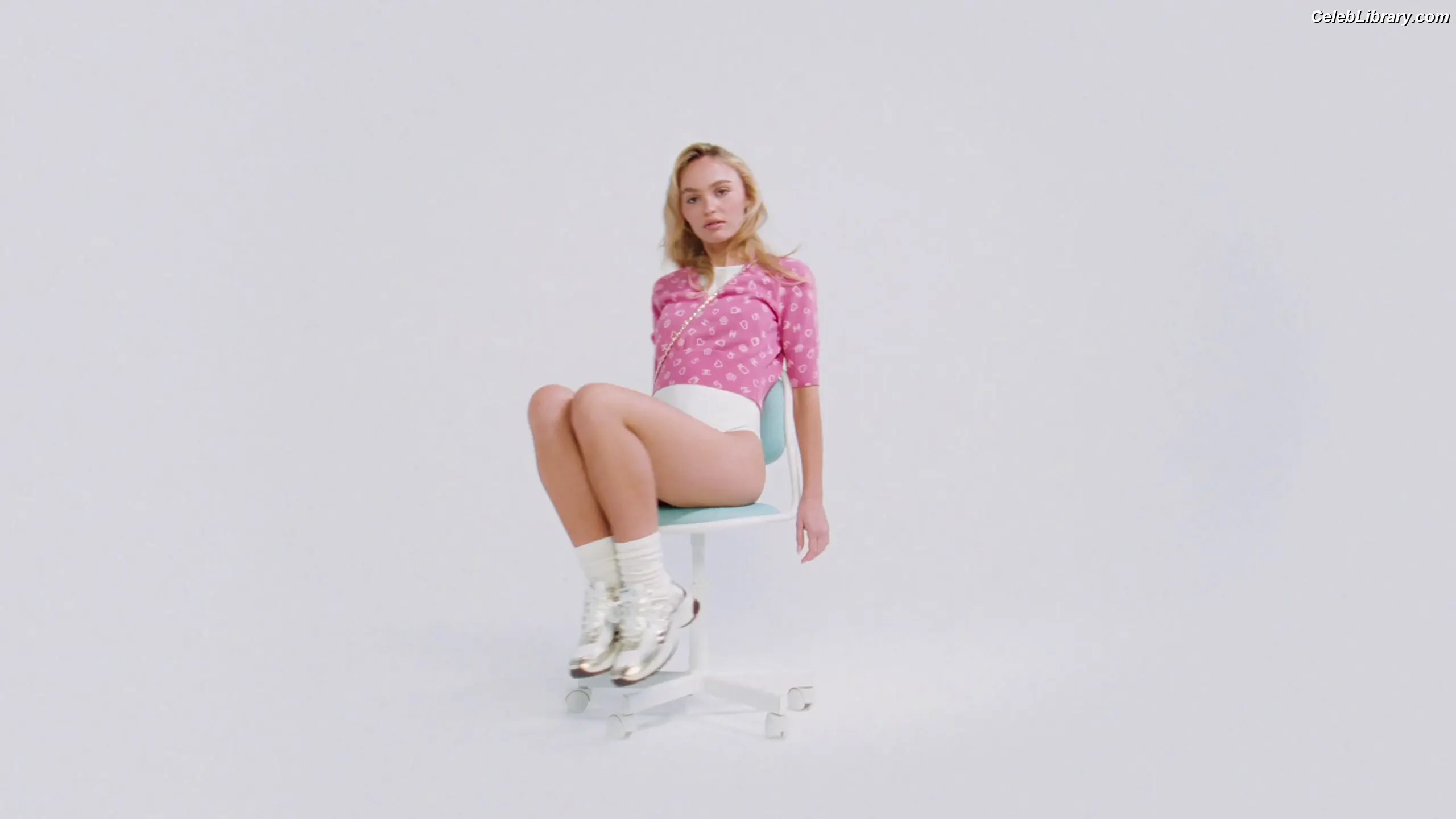 Lily-Rose Depp photo 13 of 531