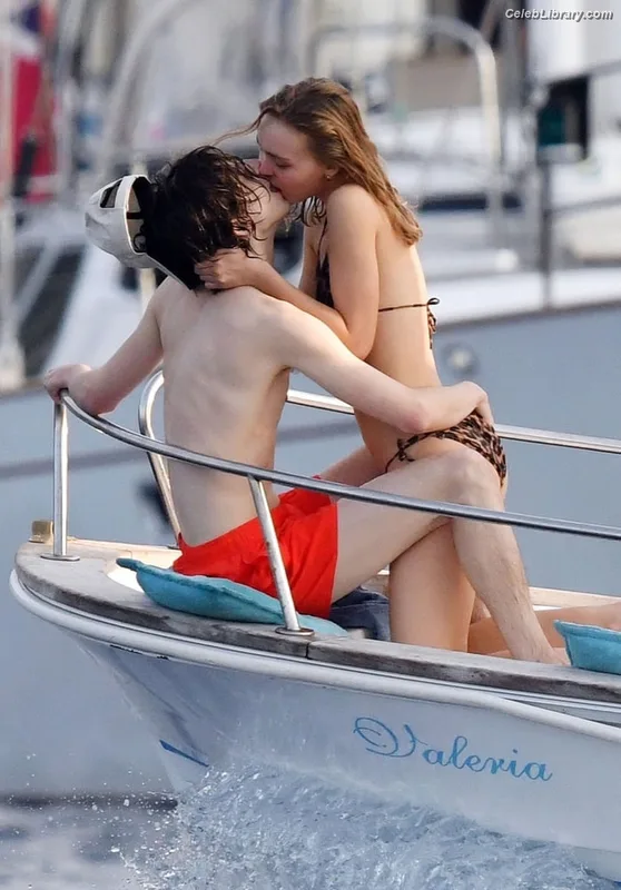 Lily-Rose Depp photo 2 of 528