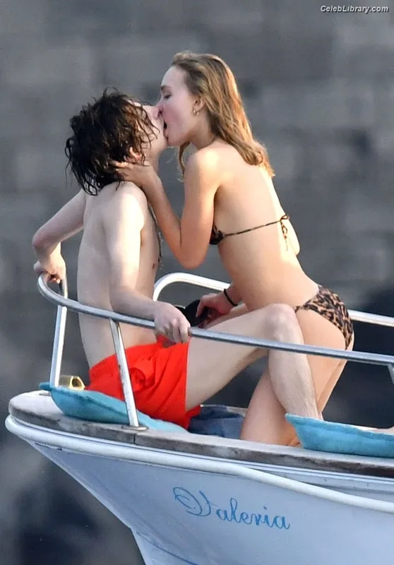 Lily-Rose Depp photo 3 of 528