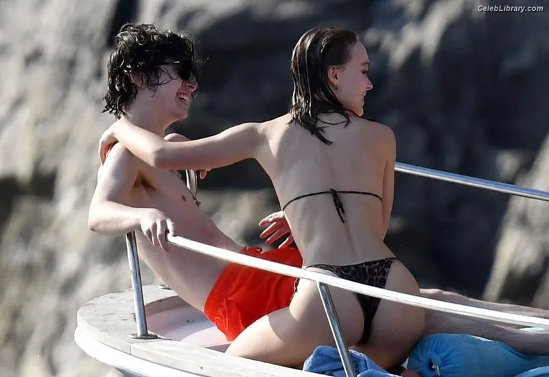 Lily-Rose Depp photo 21 of 528