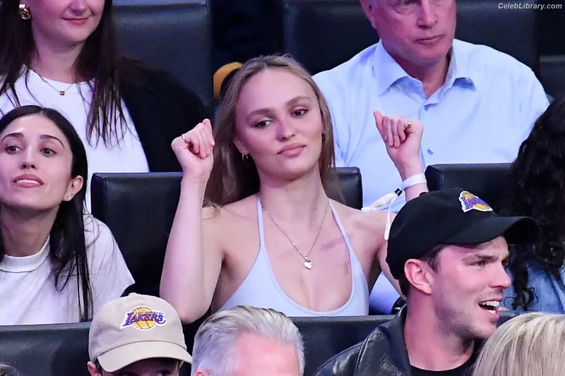 Lily-Rose Depp photo 18 of 528